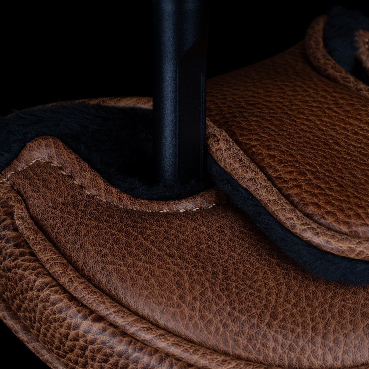 Distressed Leather Headcover – L.A.B. Golf