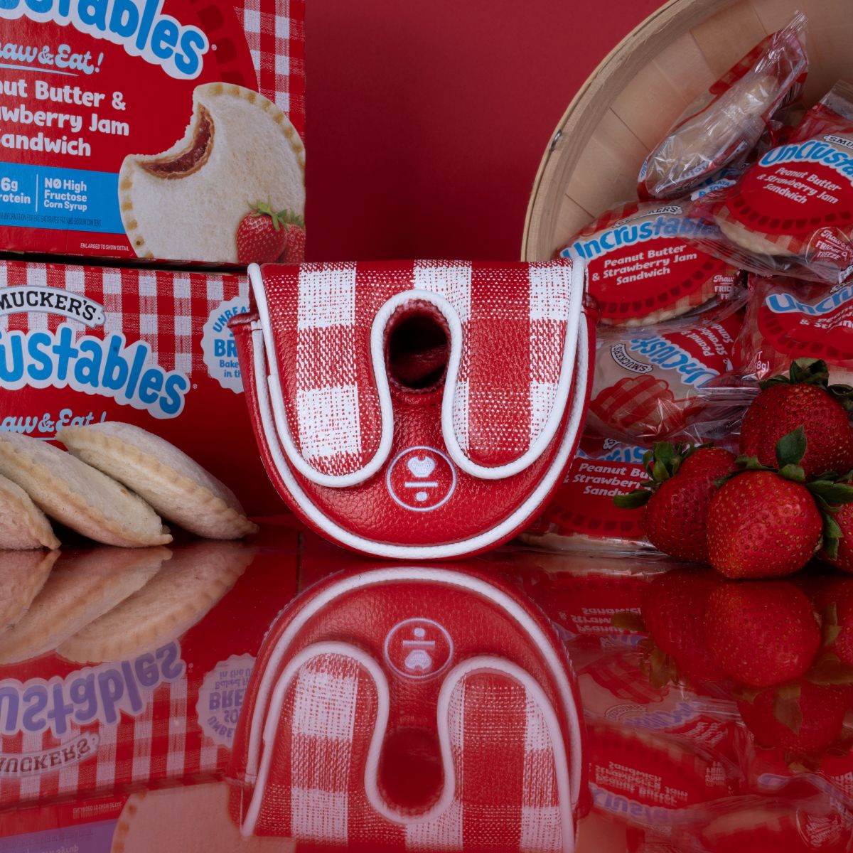 Uncrustables x LAB Strawberry Headcover - OZ/MEZZ
